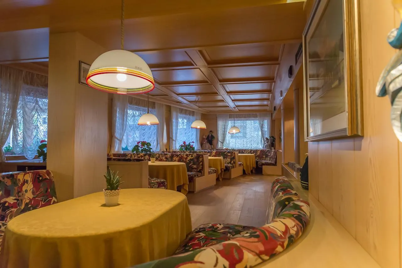 אלגה Hotel Alla Posta - Famiglia Pra Dal 1866 A Caprile 4*,